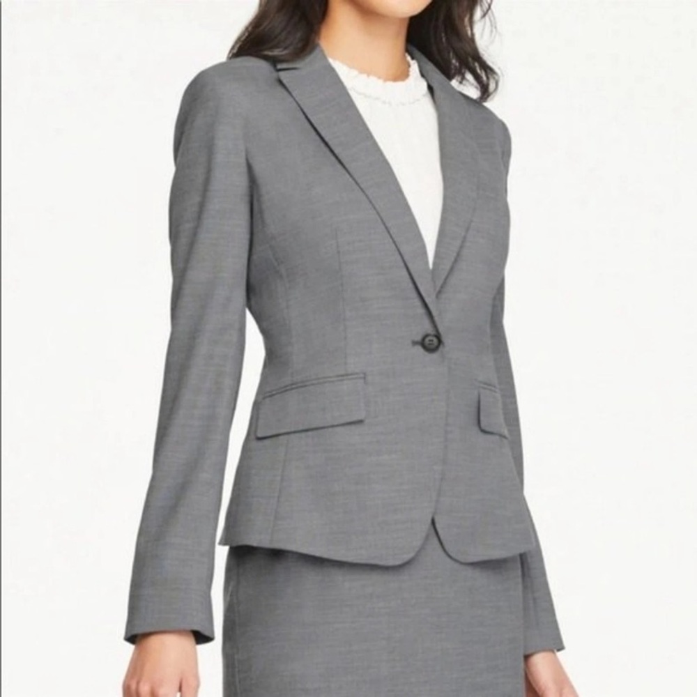 NWOT $179 Ann Taylor Light Gray Single Breasted Button Down Blazer Jacket size 0